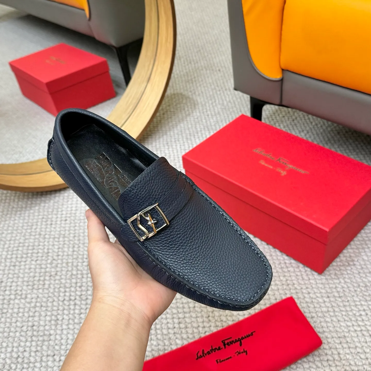 Men's men's shoes 💰420 (Yangli) Ferragamo 〰Ferragamo 2⃣️0⃣️2⃣️5️⃣ New series 👊🏻 Upper 🇮🇹 Italian imported calfskin, original outsole molding. Water-dyed sheepskin lining. The identity of every successful man is set off, and the upper and lower shoes are elegant and stable🚶🏻🚶🏻The high-end custom counter original replica is an eternal classic🔍️Number of codes: 38-46 with counter packaging